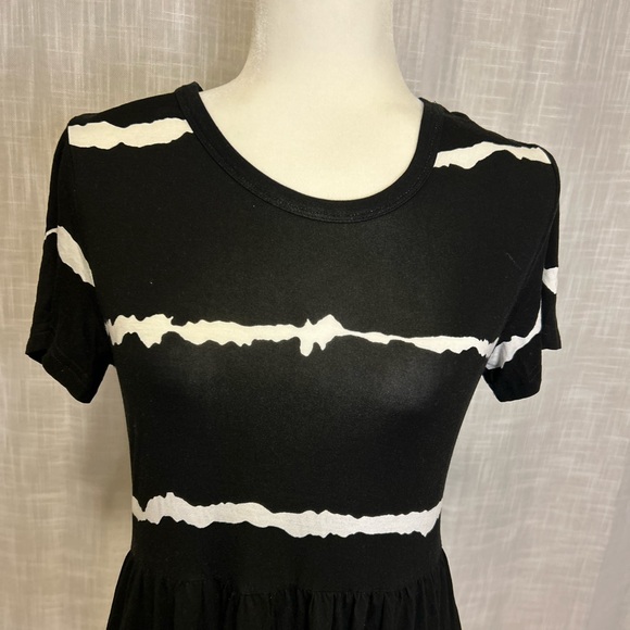 Women's Casual Flowy Pleated Loose Dresses with Pockets - Picture 5 of 10